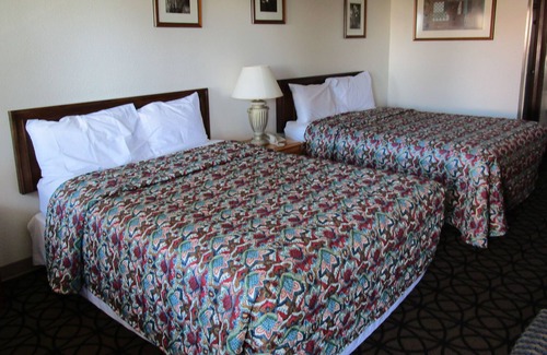 Blaine Hotel | Northwoods Motel