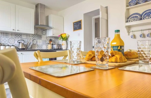 Kewstoke House | Norton Court Cottage (Spacious-Rustic Cottage-Dog Friendly-w