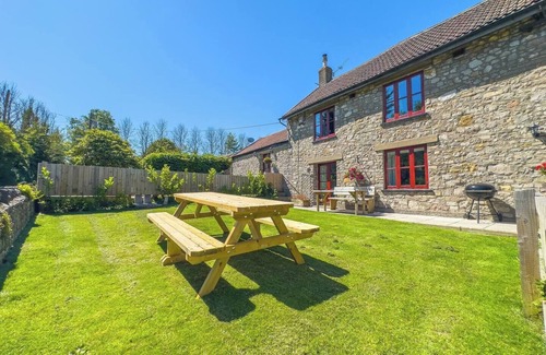 Kewstoke House | Norton Court Cottage (Spacious-Rustic Cottage-Dog Friendly-w
