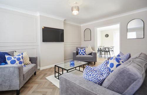 Norwich House | Norwich Home Ideal For Teams & Professionals