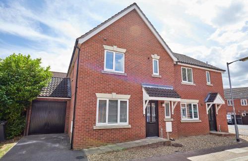 Norwich House | Norwich Home Ideal For Teams & Professionals