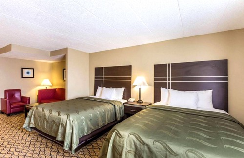 Milwaukee Hotel | Norwood Inn & Suites Milwaukee