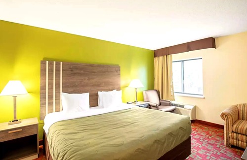 Milwaukee Hotel | Norwood Inn & Suites Milwaukee
