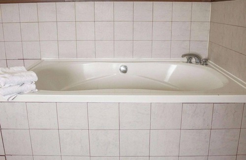 Columbus Hotel | Norwood Inn & Suites North Conference Center