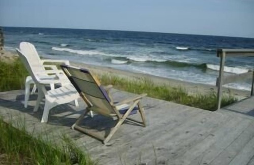 Biddeford Pool House | Nostalgic Beach Front Home