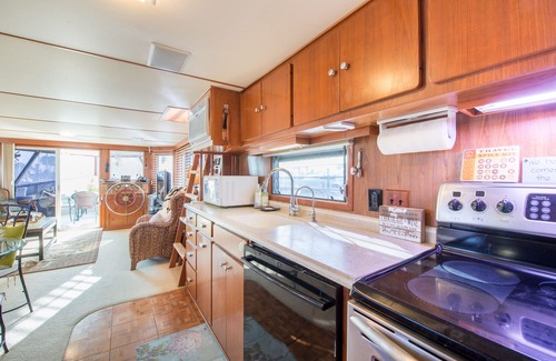 Sanford Boat Rental | NOT YOUR TYPICAL HOUSEBOAT: 60 FEET OF FUN!