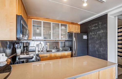Stowe Area Condo | Notchbrook 5 Apt: 1 br, large deck, seasonal pool, community amenities!