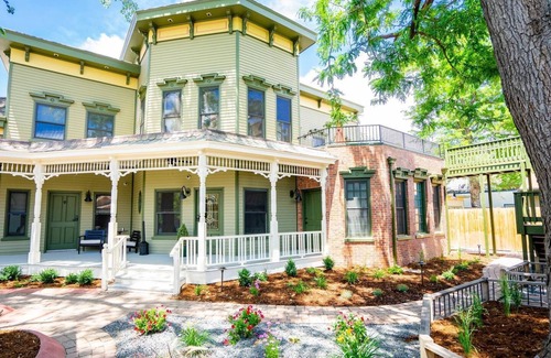 Five Points Apartment | Notorious Outlaw Summ