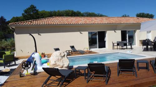 Marcillac-Saint-Quentin Bed & Breakfast | "Notre Bastide" Maison et table d'hôtes à réserver 48 h avant, Piscine, jacuzzi, Climatisation, , à 5 mn de SARLAT