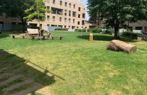 Notting Dale Apartment | Notting Hill 2-bed Apt With Balcony, 1 min to Tube