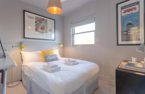 North Kensington Apartment | Notting Hill Home on Tree-Lined Street Near Tube Stations