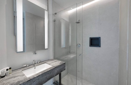 East Williamsburg Hotel | Nova Hotel Brooklyn