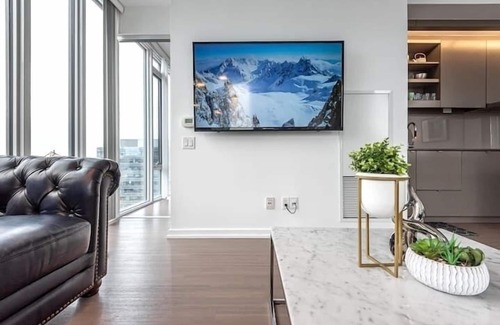 Toronto Entertainment District Apartment | NovaStay - The Oasis