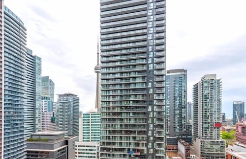 Toronto Entertainment District Apartment | NovaStay - The Oasis