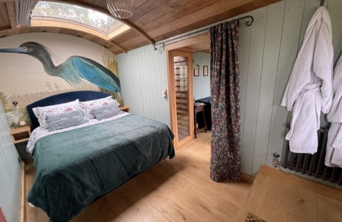 Beaminster RV Rental | Novelist Double Shepherd's Hut with expansive view