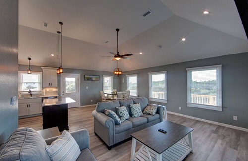 Avon House | Novice 4BRM/3Bath house on the canal/sound access close to the beach