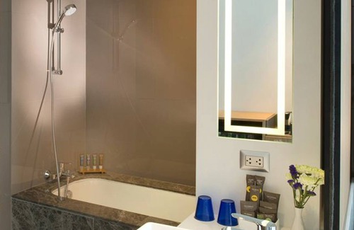 Nana Hotel | Novotel Bangkok Sukhumvit 4