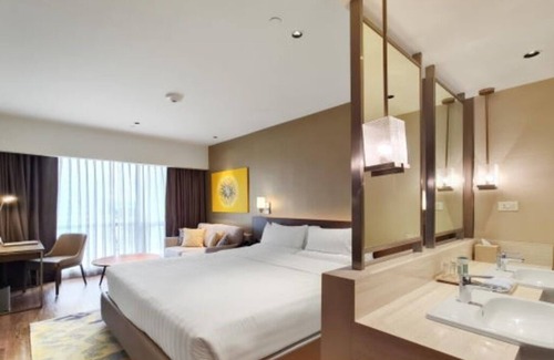 Makati Hotel | Novotel Manila at Aqua by Prince