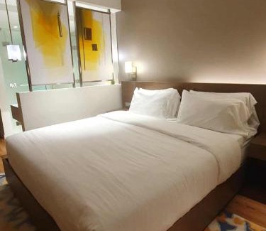 Makati Hotel | Novotel Residence Hotel Manila by Jolly Luxe Suites at Acqua