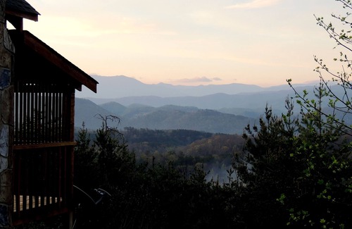 Sevierville Cabin | Now Avail Oct 12-17 Stairway to Heaven, Secluded, Elegant, Breathtaking Views!