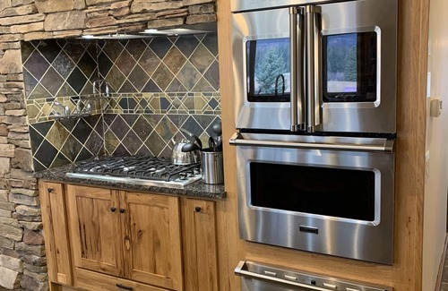 Columbia Falls House | NOW BOOKING FOR THE 2025 SUMMER SEASON!