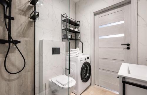 Bialoleka Apartment | Nowodwory Cosy Apartment by BookingHost