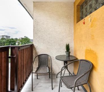 Bialoleka Apartment | Nowodwory Cosy Apartment by BookingHost
