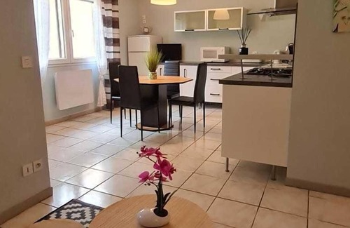Gramat House | Noyer, holiday home in residence with swimming pool