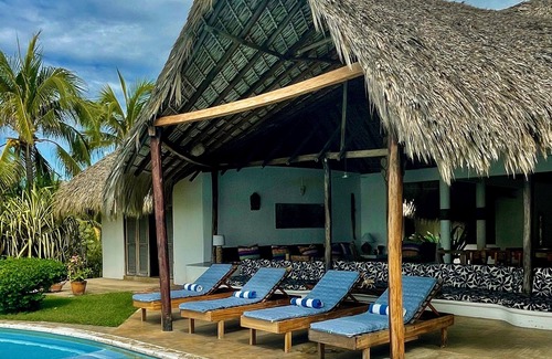 Santa Maria Colotepec Villa | nPrivate Oceanfront Villa with Pool Ideal for Groups & Families Stunning Views n