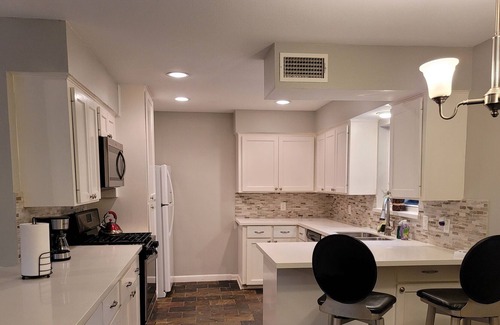 Westbury House | NRG Stadium/ Downtown/China Town/ Medical Center