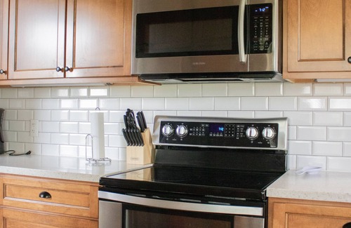 Oaks Corners Cottage | nSpacious- Central to Geneva/Canandaigua-Fall Festival