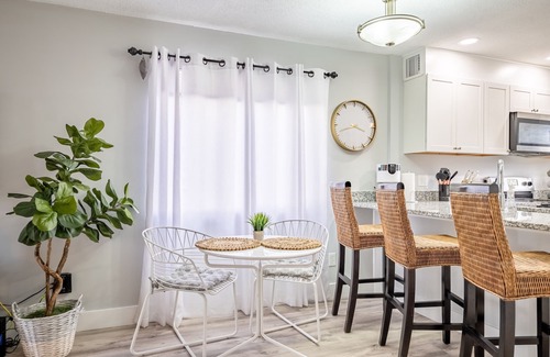 Jacksonville Beach House | nThe Palm Cottage Jax Beach