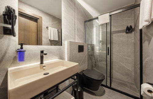 Eski Lara Hotel | NUCA HOMES