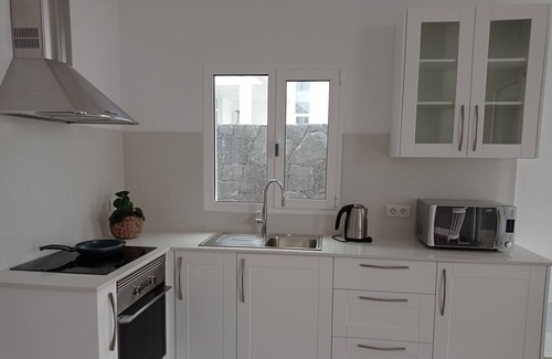 Teguise Apartment | Nuevo Apartamento con Jardín y Barbacoa en la Villa Histórica de Teguise