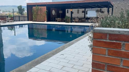 Zapopan Apartment | Nuevo Departamento Céntrico con Alberca y Parking