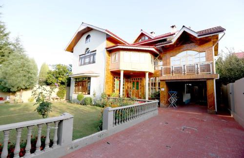 Srinagar House | Nuh Villa - Luxury stay with Kashmiri Warmth