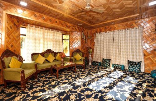 Srinagar House | Nuh Villa - Luxury stay with Kashmiri Warmth