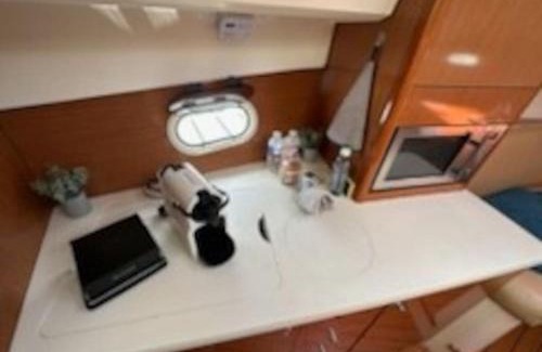 La Rochelle Boat Rental | Nuit, à quai