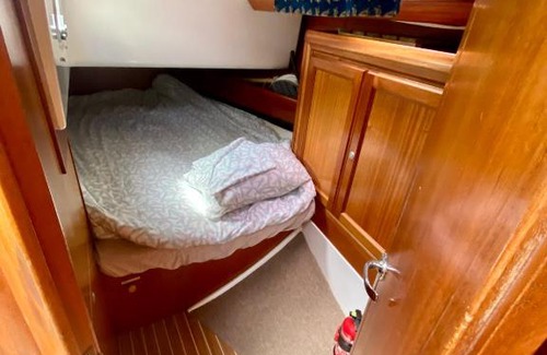 La Rochelle Boat Rental | Nuit atypique sur un voilier - Linge & ménage inclus