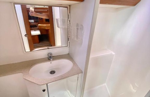 La Rochelle Boat Rental | Nuit atypique sur un voilier - Linge & ménage inclus
