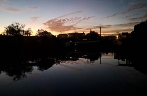 Aigues-Mortes Boat Rental | Nuit insolite dans une péniche hollandaise