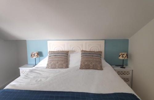 Torres Vedras House | Number 10 Beach House