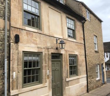 Stamford House | Number 6 Stamford - Boutique Grade II Listed Townhouse