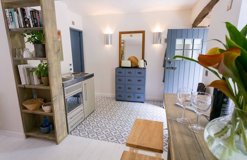 Llanfaethlu Cottage | Number 69 - a coastal that sleeps 2 guests in 1 bedroom