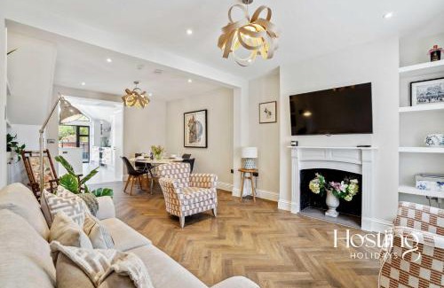 Henley House | Number Ten - Beautiful 3-Bedroom Luxury Home