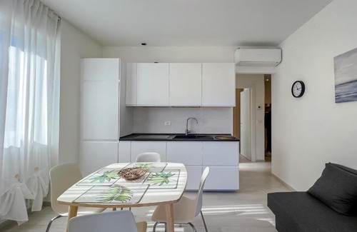 Varazze Apartment | NUOVO BILOCALE IN CENTRO CON TERRAZZO E POSTO AUTO