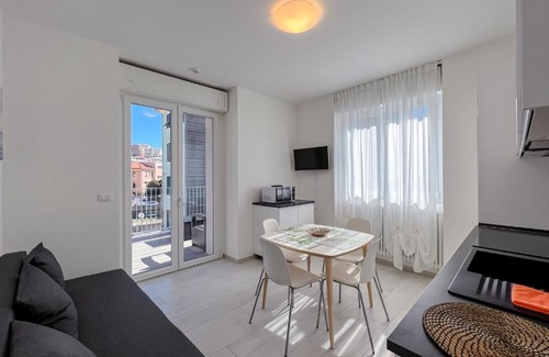 Varazze Apartment | NUOVO BILOCALE IN CENTRO CON TERRAZZO E POSTO AUTO