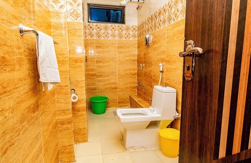 Eastleigh Hotel | Nur Complex Hotel