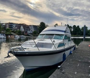 Runnymede Boat Rental | Nut Cracker Suite