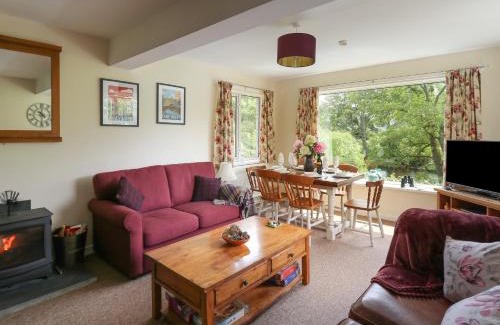 Rhayader House | Nuthatch Cottage at Riverside Lodge